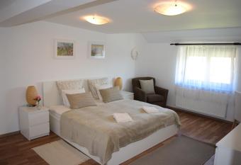 Pensiunea Corbeanca - cazare si evenimente allows 18 year olds to book a room