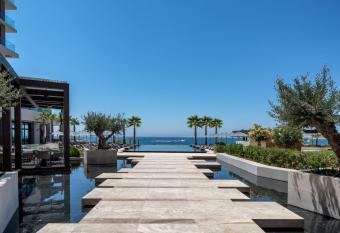 Amara - Sea Your Only View    has rooms with a private hot tub