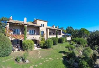Domaine du Bois d Amont has Balcony rooms