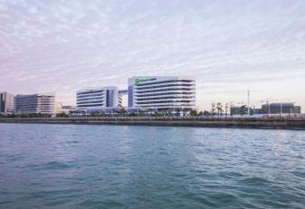 Holiday Inn Express Xiamen Airport Zone, an IHG Hotel allows 18 year olds to book a room