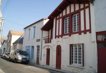 La Caravelle has Balcony rooms
