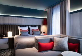 Hotel D Geneva allows 18 year olds to book a room