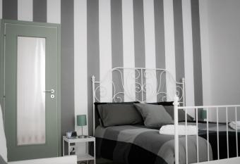 Le stanze di Alicam allows 18 year olds to book a room