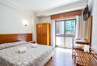 Santa Barbara by Umbral allows 18 year olds to book a room