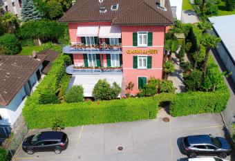 Hotel Garni dei fiori allows 18 year olds to book a room