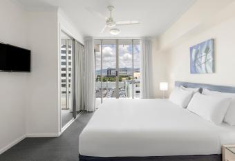 Park Regis City Quays has Balcony rooms