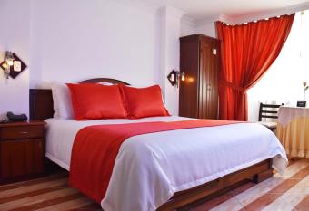 Hotel Plaza Victoria allows 18 year olds to book a room