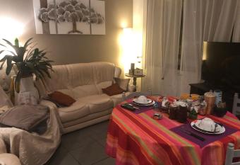 chambre chez l habitant allows 18 year olds to book a room