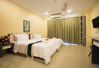 Central Residences has Balcony rooms