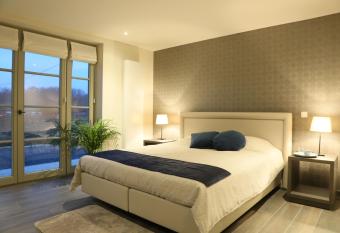 Hof ter Dreef allows 18 year olds to book a room