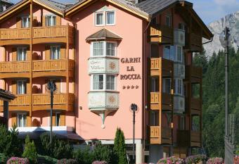 Hotel Garni La Roccia has Balcony rooms