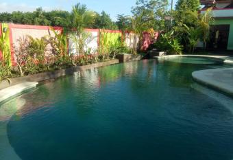 HOTEL SEGARA MANDALA has Balcony rooms