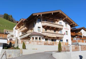 Haus Dorfblick allows 18 year olds to book a room