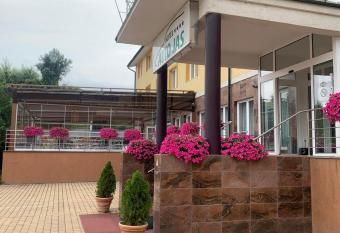 Hotel Auto Jas has Balcony rooms