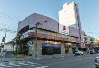 Tri Hotel Smart Caxias allows 18 year olds to book a room
