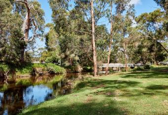 Lorne Foreshore Caravan Park has Balcony rooms