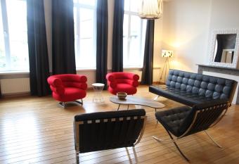 Hoogpoort Residence George allows 18 year olds to book a room