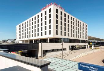 M  venpick Hotel Stuttgart Messe & Congress allows 18 year olds to book a room