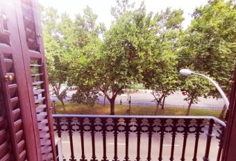 Casa de Huespedes La Asturiana allows 18 year olds to book a room