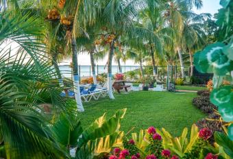 Banyan Beach House Villa has Balcony rooms