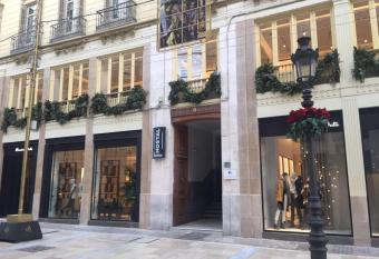 Hostal Larios allows 18 year olds to book a room