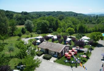 LES EYCHECADOUS has Balcony rooms