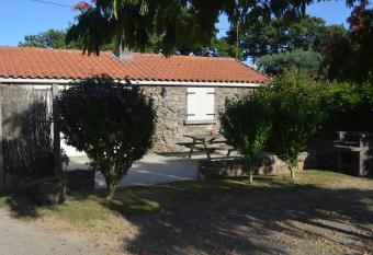 Le Bois Regnier has Balcony rooms