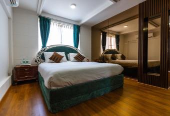 3 BY OYO Nami Residency Ahmedabad allows 18 year olds to book a room