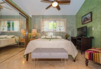 Mango Retreat has Balcony rooms