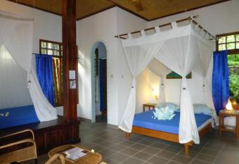 Sananda Bungalow has Balcony rooms