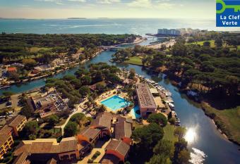 R  sidence Pierre & Vacances Les Rives de Cannes Mandelieu allows 18 year olds to book a room