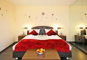 Hotel Kick allows 18 year olds to book a room