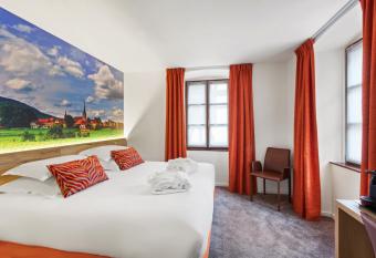 Hotel KLE, BW Signature Collection allows 18 year olds to book a room