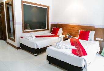 Chana Hotel Phuket has Balcony rooms
