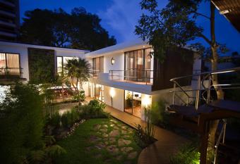 La Inmaculada Hotel allows 18 year olds to book a room