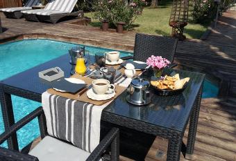 Les Chambres d H  tes de la Ferrage has Balcony rooms