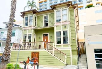 Ith San Diego Adventure Hostel allows 18 year olds to book a room