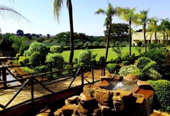 Naledzi Hotel & Conference centre has Balcony rooms