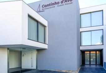 Cantinho d Av   allows 18 year olds to book a room