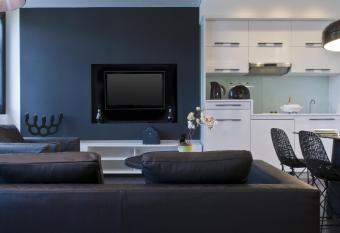 B-aparthotel Regent allows 18 year olds to book a room