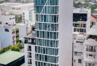 Everland Hotel allows 18 year olds to book a room