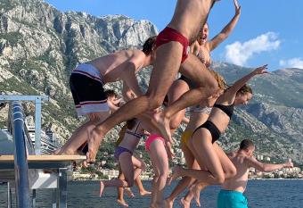 Old Town Youth Hostel has Balcony rooms