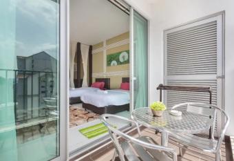 Bayu Marina 3 Mins away Mid Valley Southkey allows 18 year olds to book a room