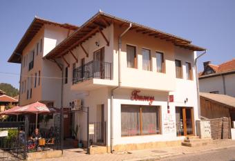 Family Hotel Biju has Balcony rooms