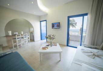 MyroAndrou Beach Hotel Apartments has Balcony rooms