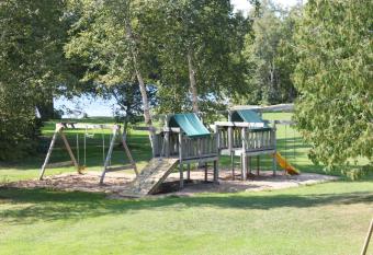 Colonial Bay Motel and Cottages allows 18 year olds to book a room