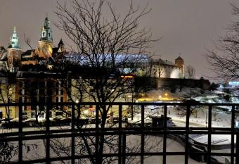 Castle View Boutique Apartment has rooms with a private hot tub
