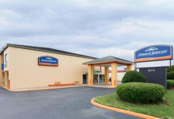 Howard Johnson by Wyndham Virginia Beach has Smoking rooms