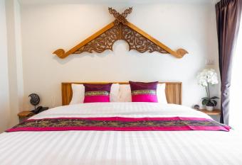 Anumat Premium Budget Hotel allows 18 year olds to book a room