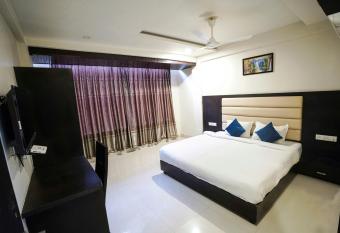 Hotel Suryansh has Smoking/Balcony rooms